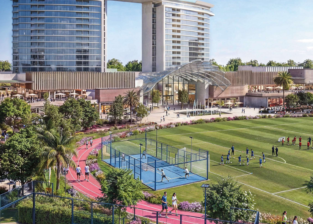 Terrain de football, courts et piste d'athlétisme de Sobha Sanctuary