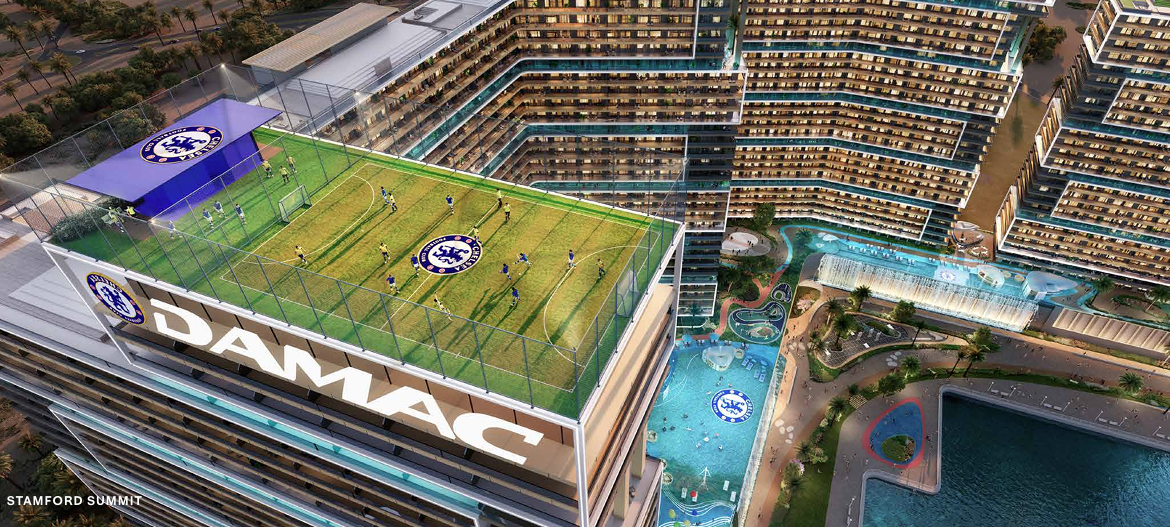 The Stamford Summit, le terrain de football en toiture de Chelsea Residences